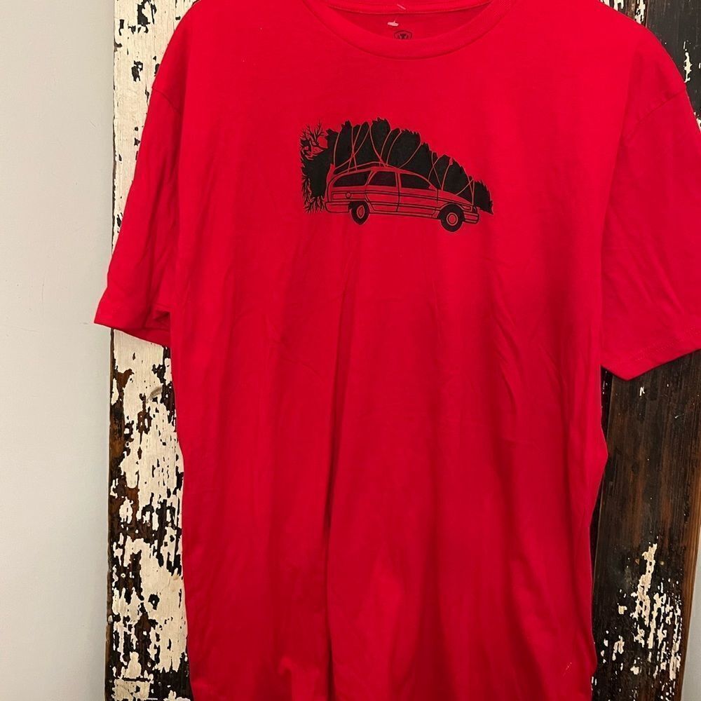 NWOT Holiday Christmas vacation tree Men’s Top Of The World XL T-shirt.